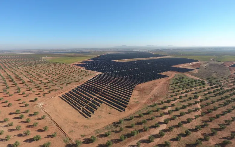 FRV starts power manufacturing at 138-MW solar park in Spain