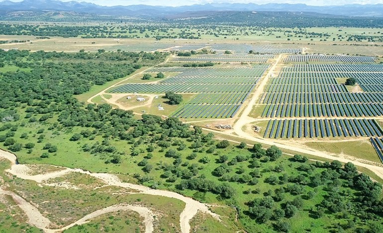 Repsol powers up first US solar site