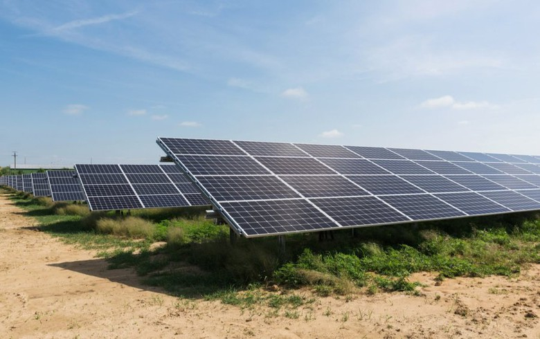 Photon Energy powers up 1.4-MWp merchant PV plant in Hungary