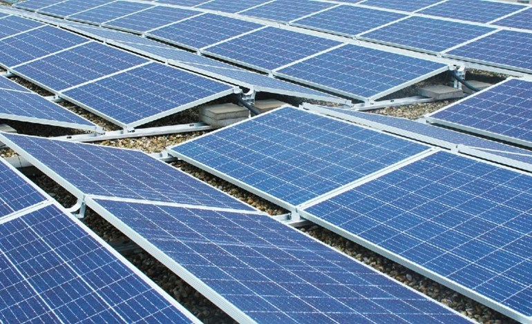 Low Carbon to build three UK solar farms