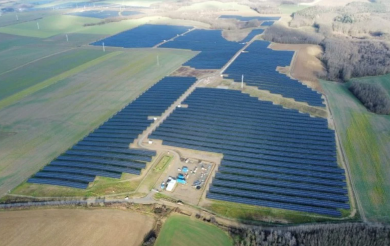 IBC SOLAR connects 96 MWp of Hungarian solar for MET Group